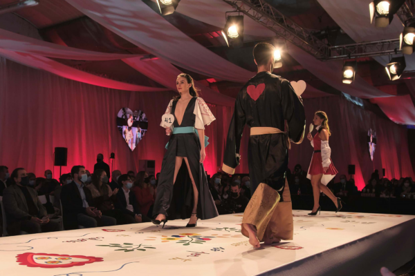 O desfile mais romântico do ano aconteceu no site da Máxima
